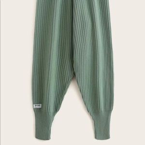 Patched rib knit carrot pants